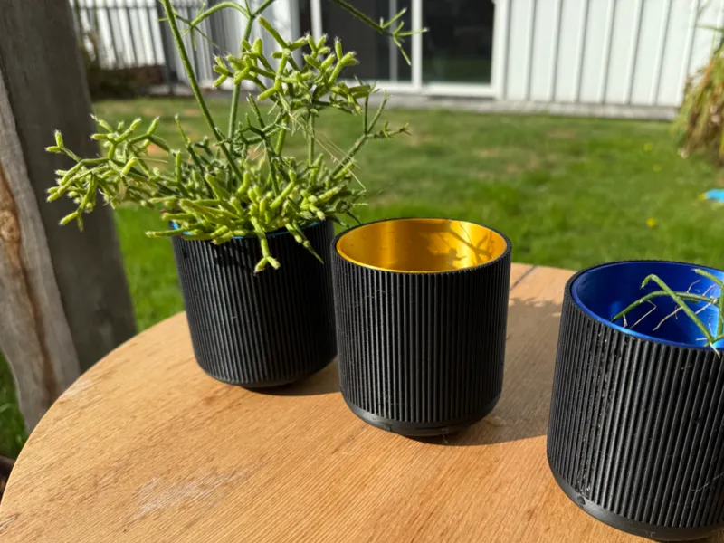 Two Part Print Three Legged Pot