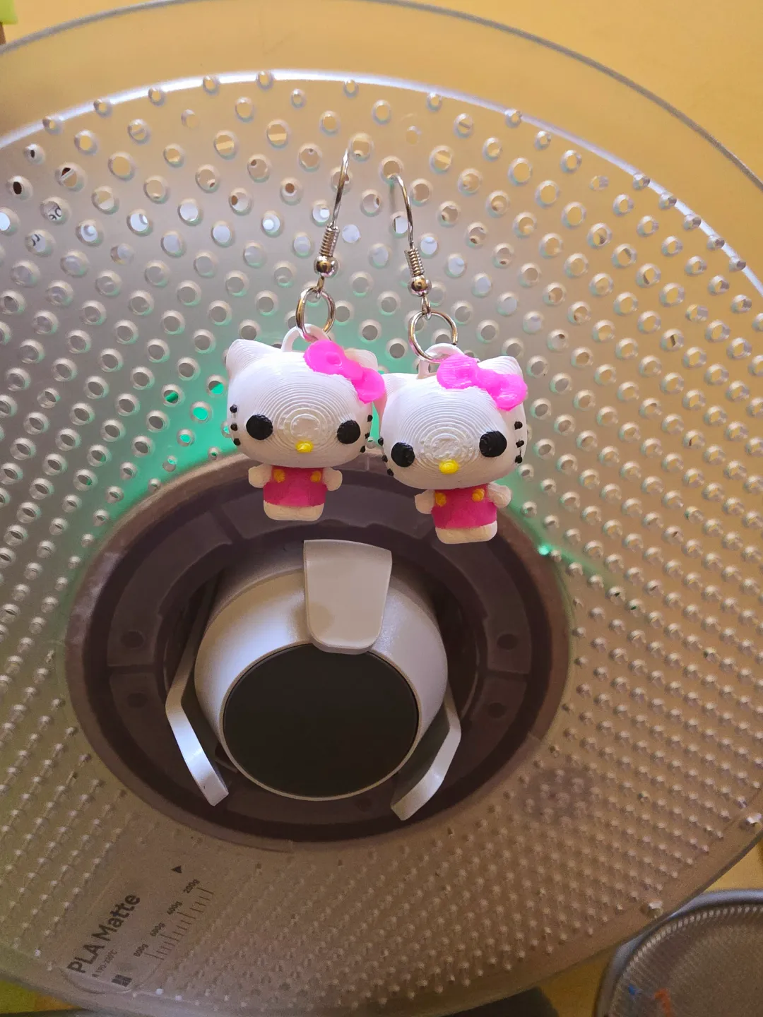 3D Hello kitty earrings (profile is smoothed) view 2