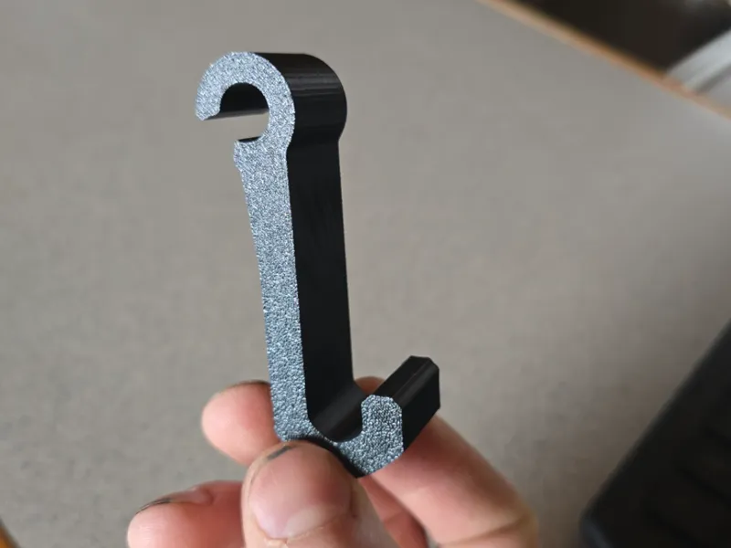 Hub hook