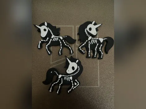 Cute animal skeletons magnets 4 UNICORNS