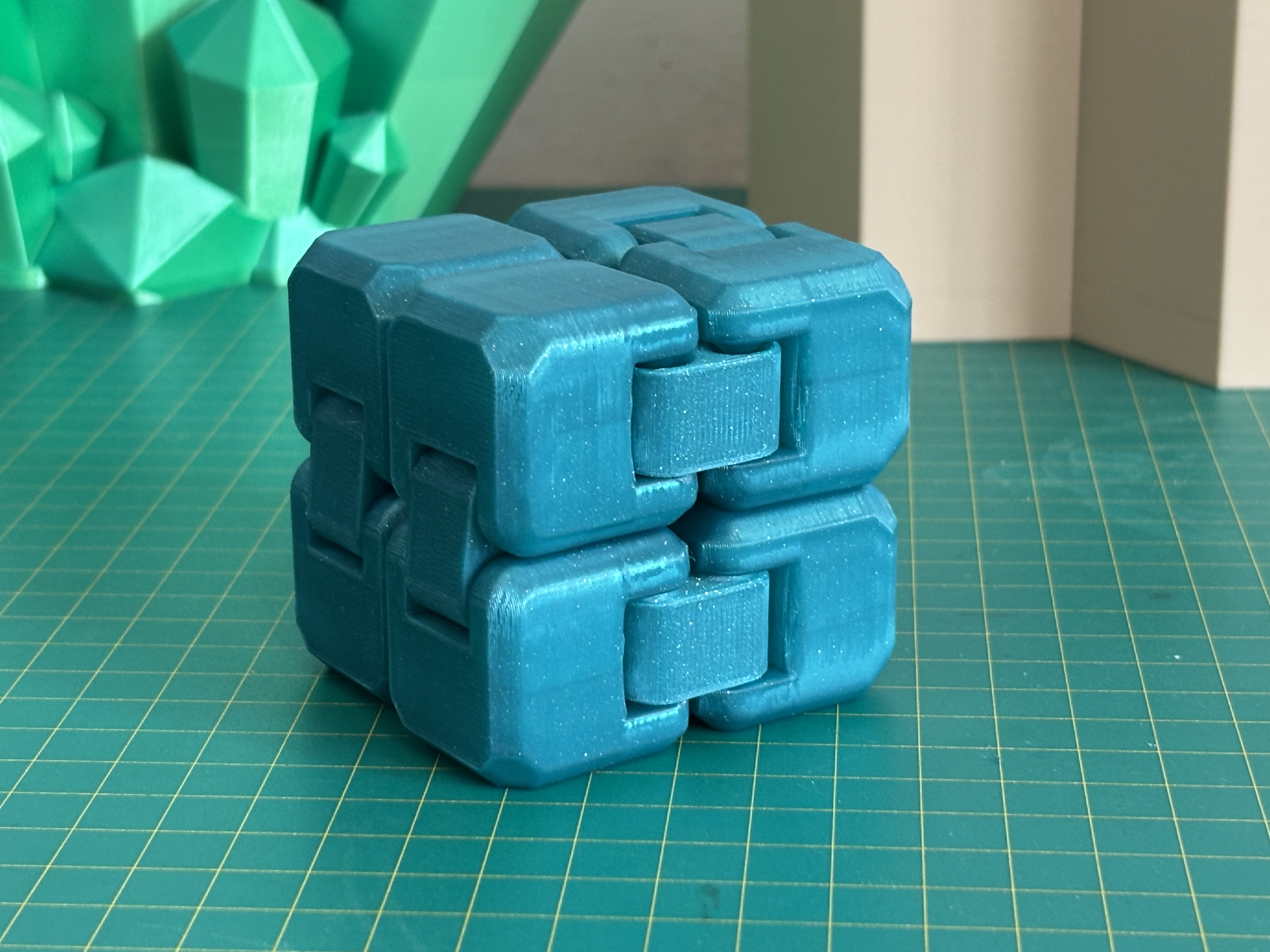 Miniatura 18 do modelo 3D Fidget Cube Toy: Angled