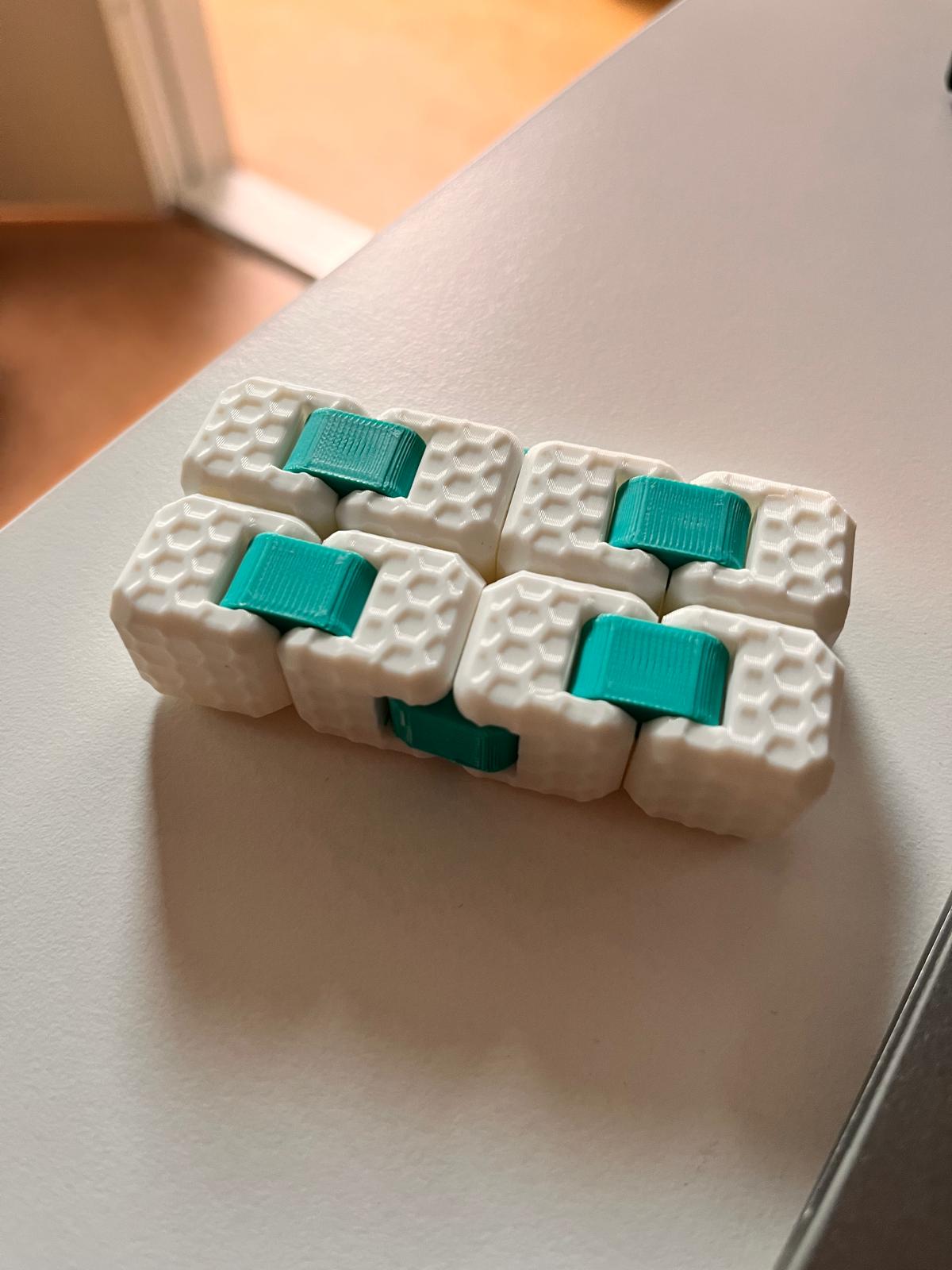 Miniatura 17 do modelo 3D Fidget Cube Toy: Angled