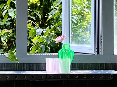 Chinese Style Four-Leaf Clover Vase