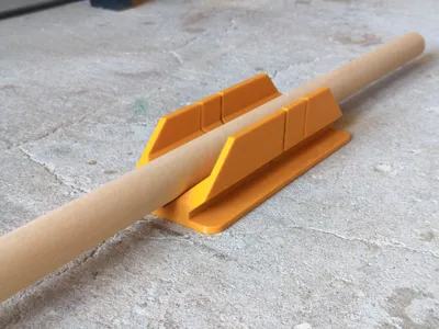 Miter saw box with V base