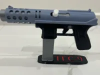 Socle d'exposition pour lanceur de disques TEC-9 — photo 1