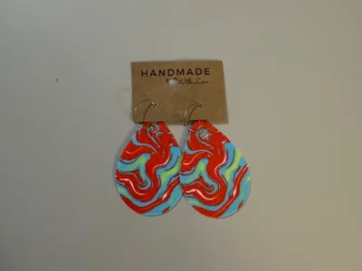 Drop Errings With Waves