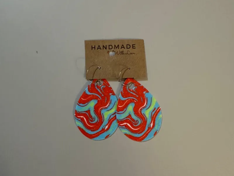 Drop Errings With Waves