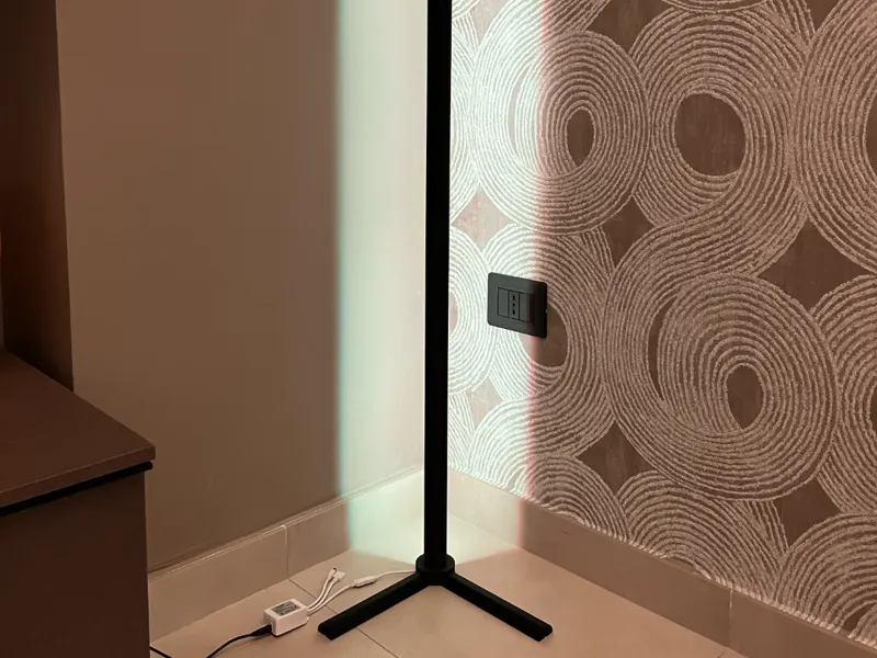 Corner LED Lamp