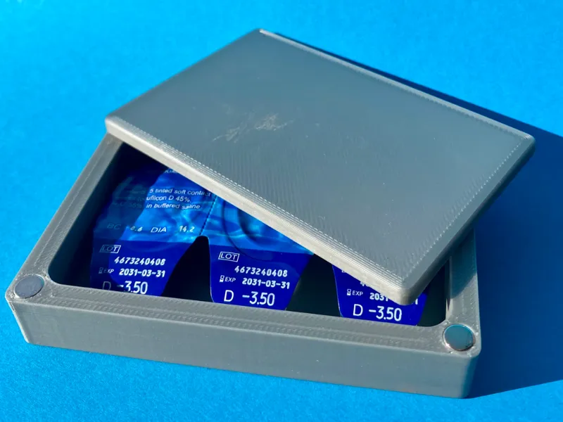 contact lens travel case w. magnetic lid (3 pairs)
