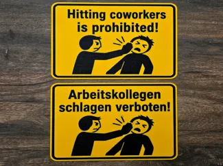 Arbeitskollegen schlagen verboten