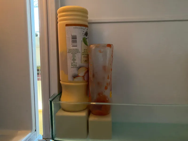 Fridge ketchup holder 