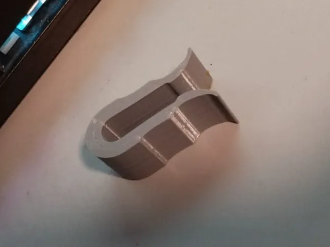 office trash bag clamp