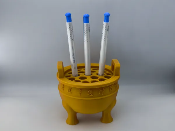 Pot à crayons façon chaudron ancien