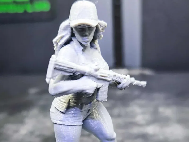Armed Girl – Battle Ready