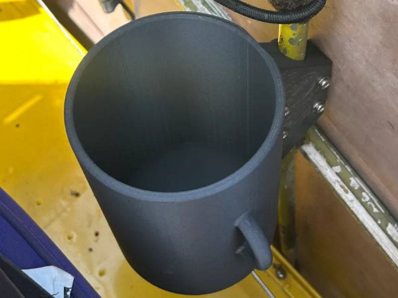 Piper Pawnee cup holder
