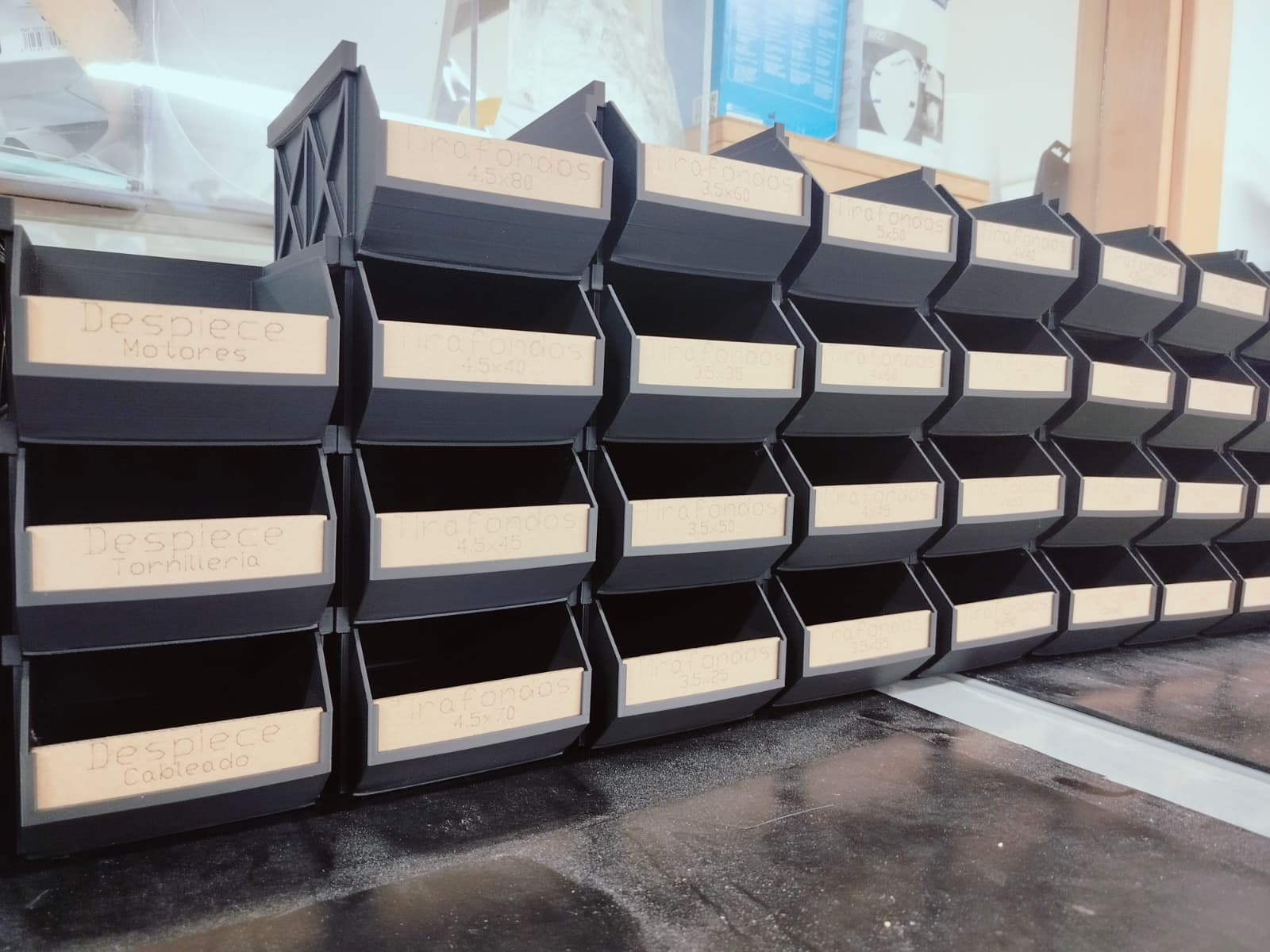 Stackable Screw Bin / Gaveta Apilable Tornillos