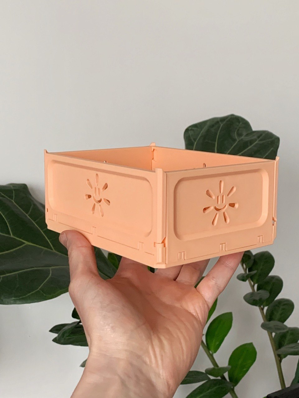 Miniatura 2 do modelo 3D Flower Crate - Collapsible & Stackable Organizer