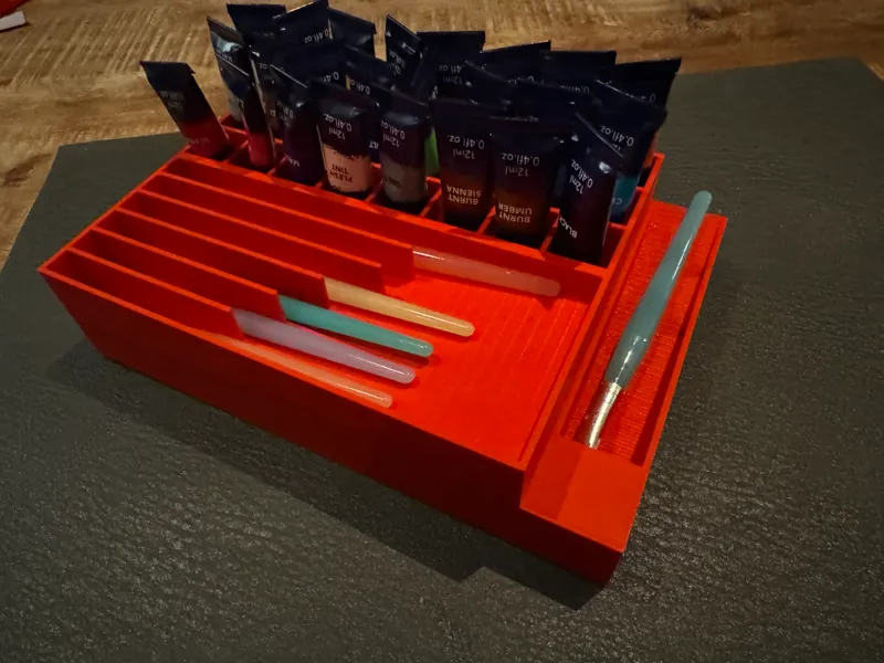 Graphic Force Paint Tray + brush holders