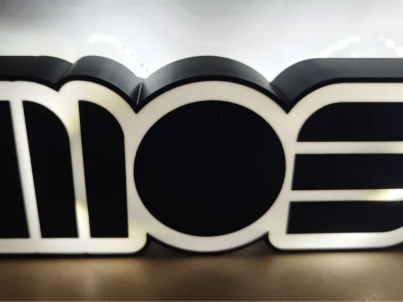 MOS Chip Lightbox