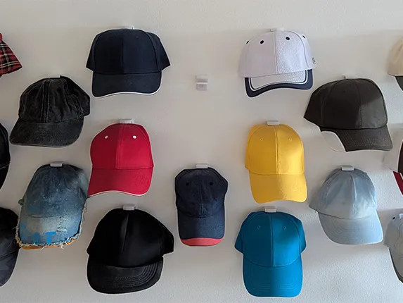 Basecap / Cap / Mütze / Wandhalterung