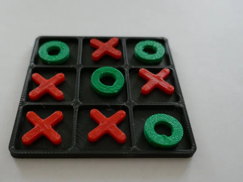 Tris portbale game set