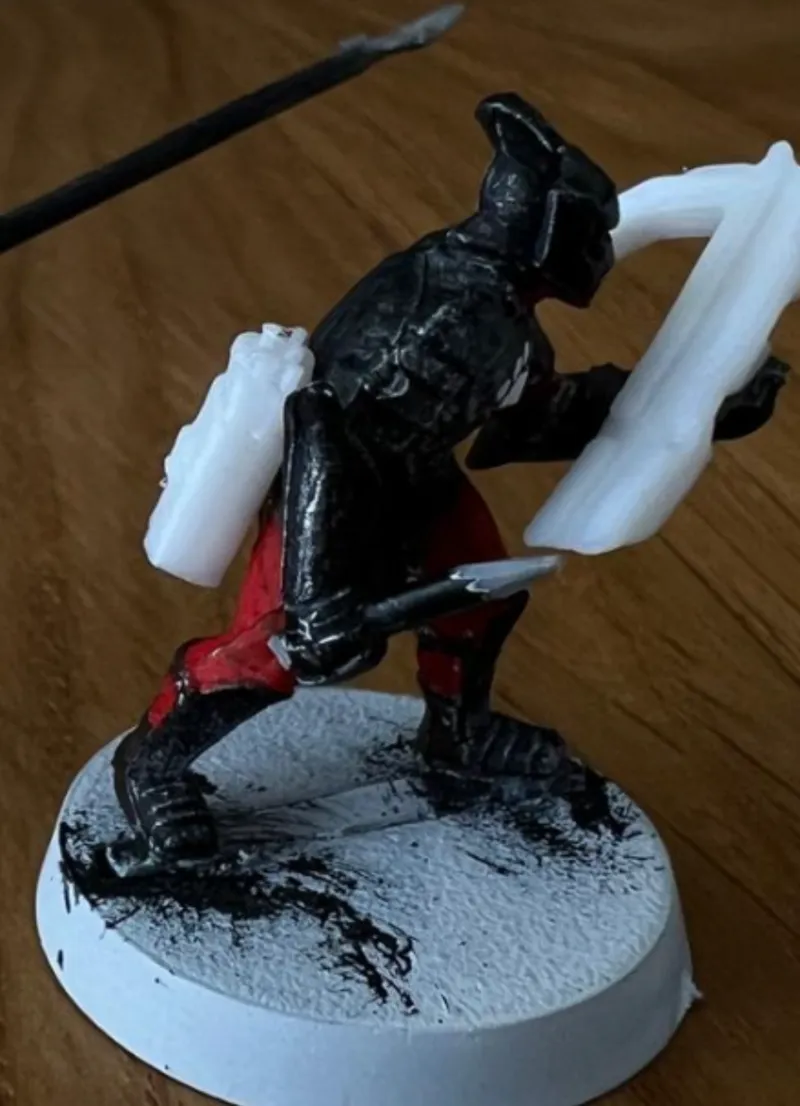 Miniature crossbow with quiver for tabletop