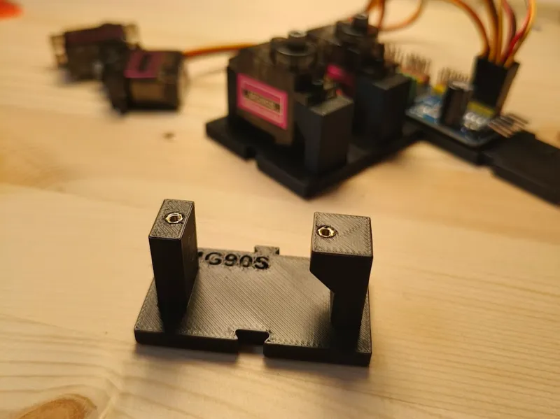 MG90S servo mount