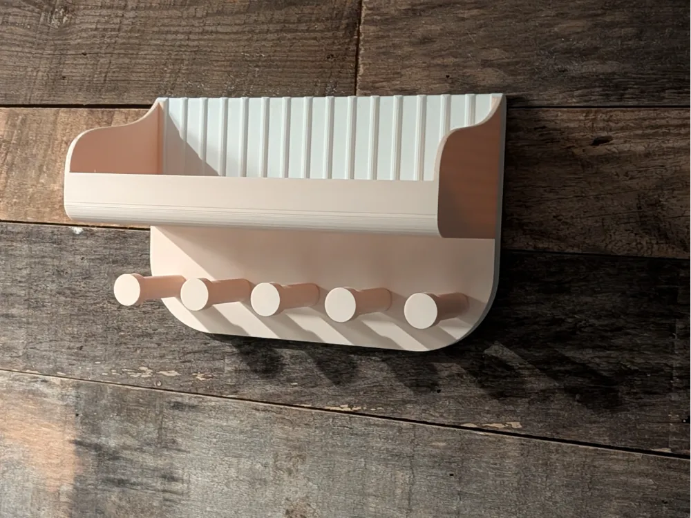 Estante o repisa: Key Holder & Shelf. Referencia del modelo original.