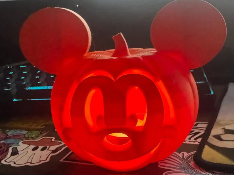 Mickey mouse pumpkin lantern