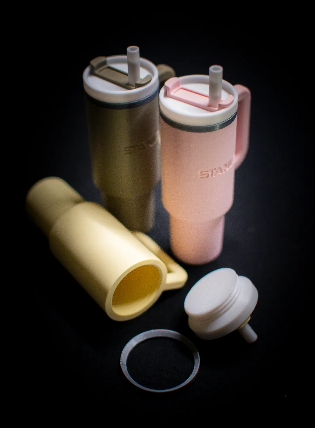 Mini Stanley cup charm container by AkP86 MakerWorld: Download Free 3D Models - 3D model önizlemesi