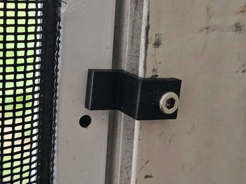 Screen Door Insert Clip/Mount