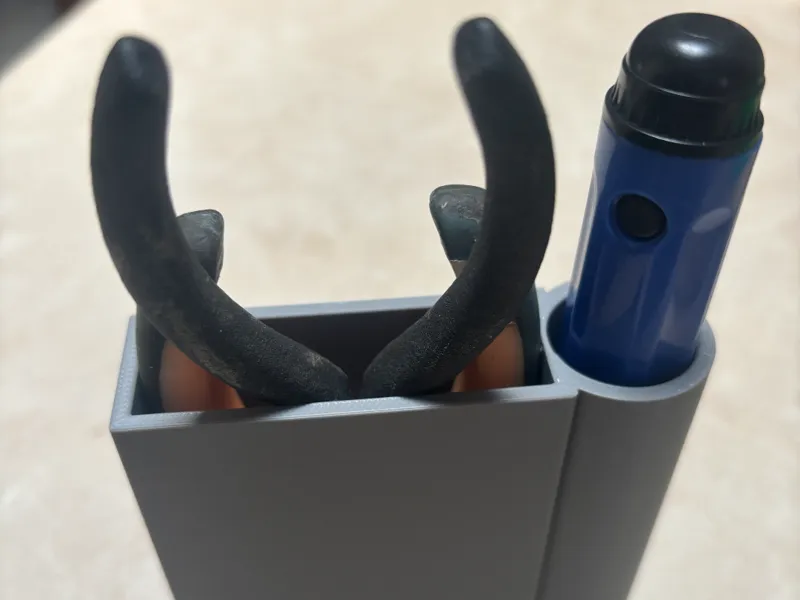 Sharp tool holder