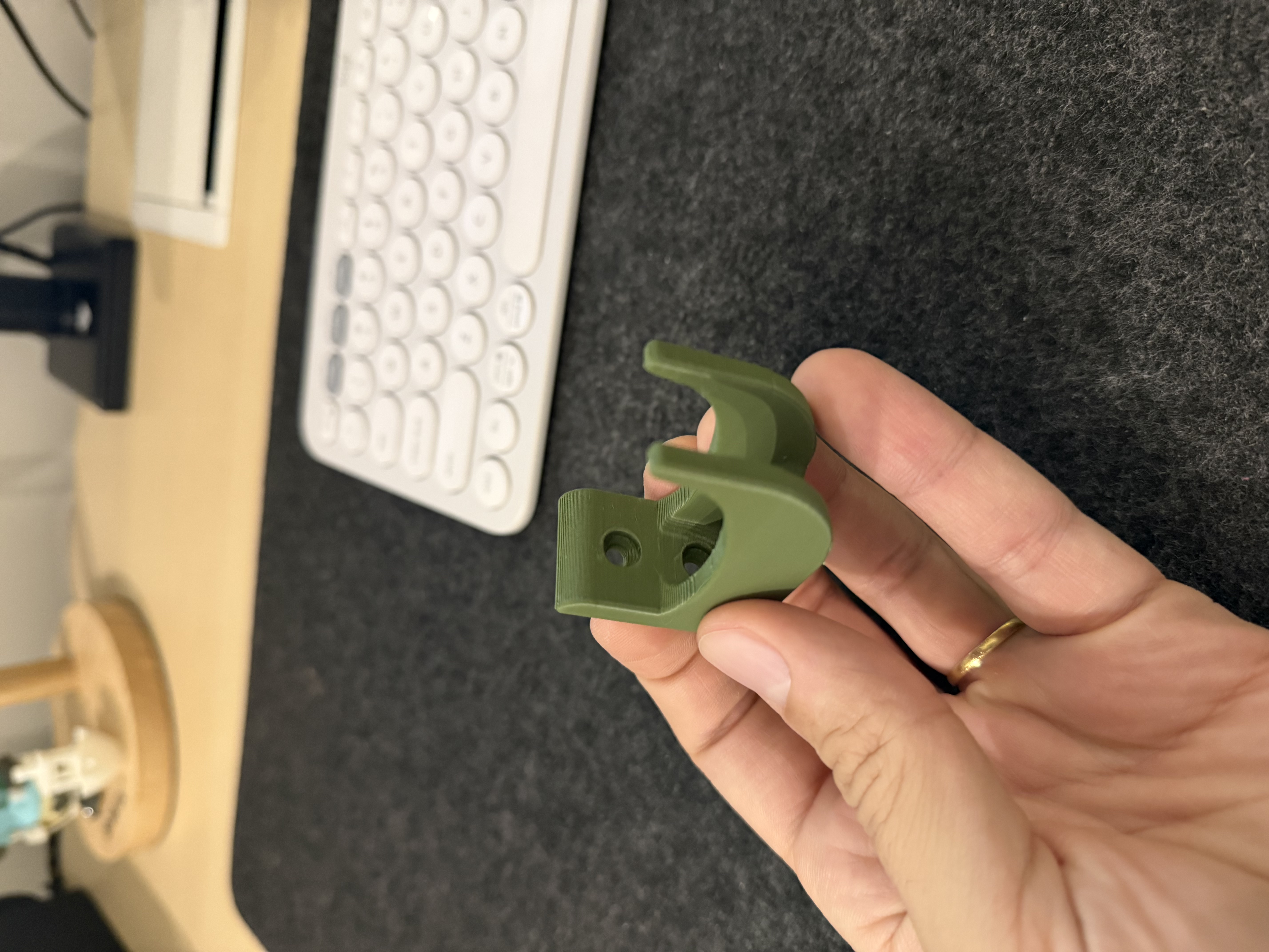 Miniatura 2 do modelo 3D Bike helmet hook