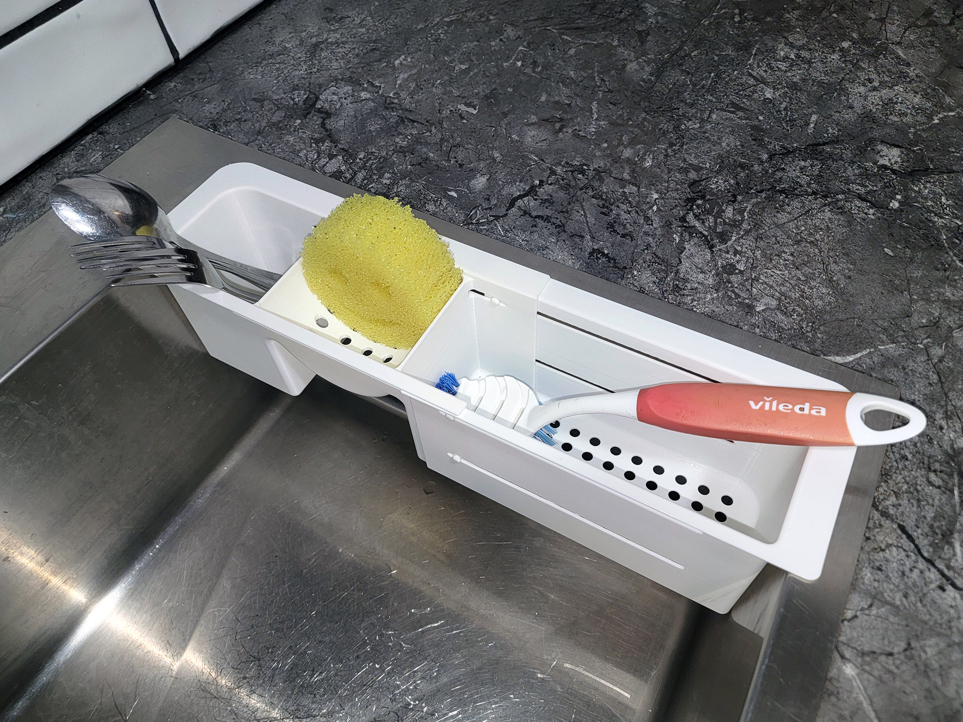 Adjustable Kitchen Sink Caddy