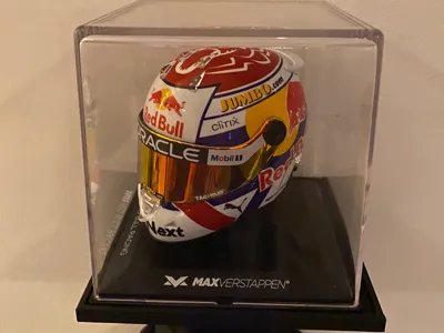 Scale helmet wall mount 1:4 Verstappen or others