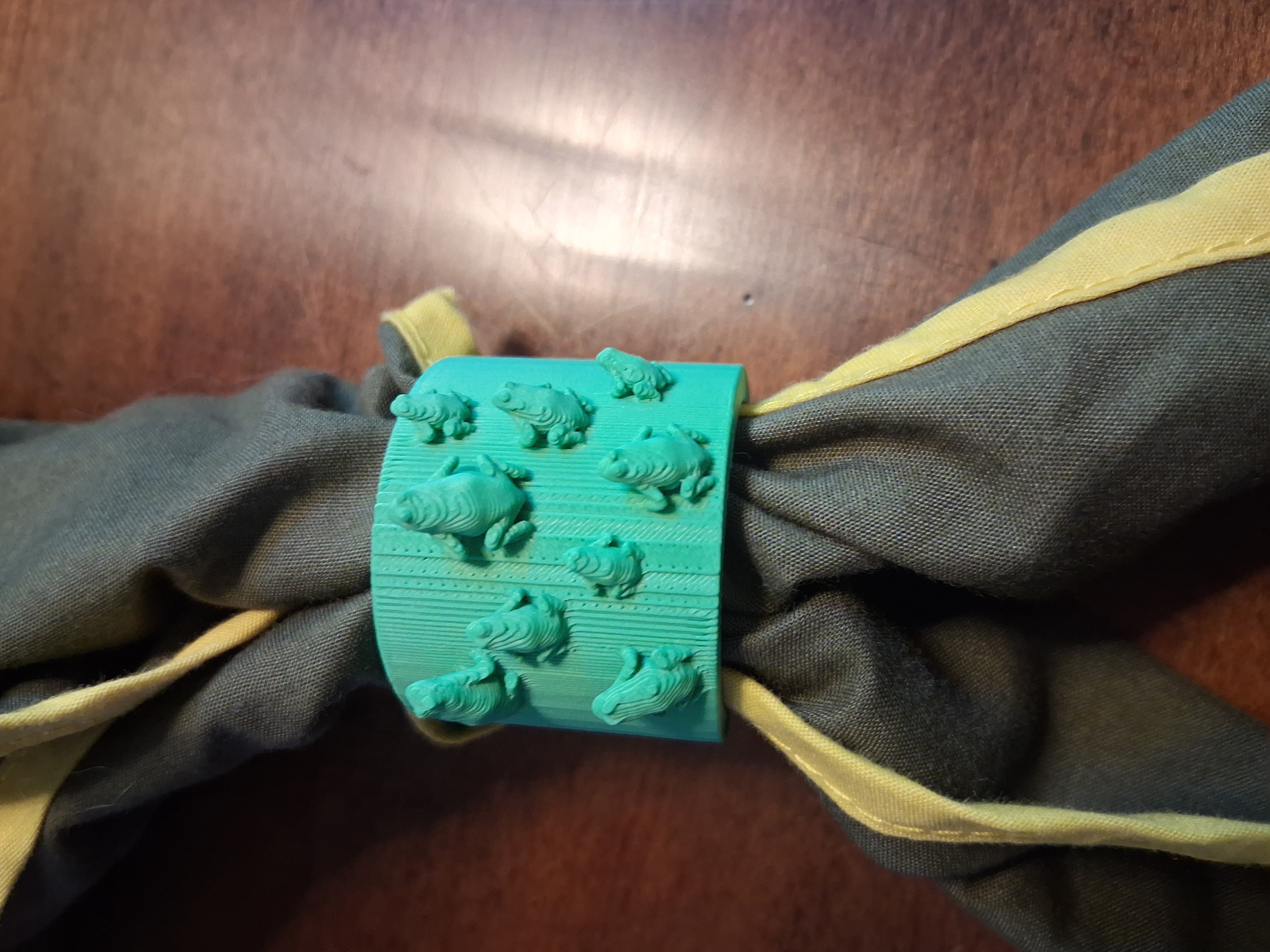 Miniatura 2 do modelo 3D Frog Woggle Neckerchief Slide