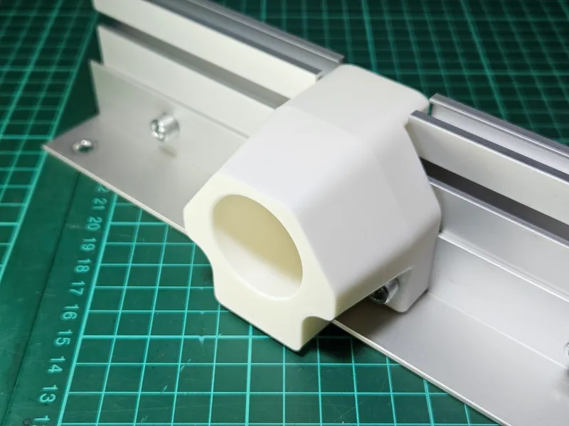 Angled Router Fence Vacuum Fitting