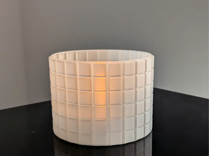 Square pattern tealight holder