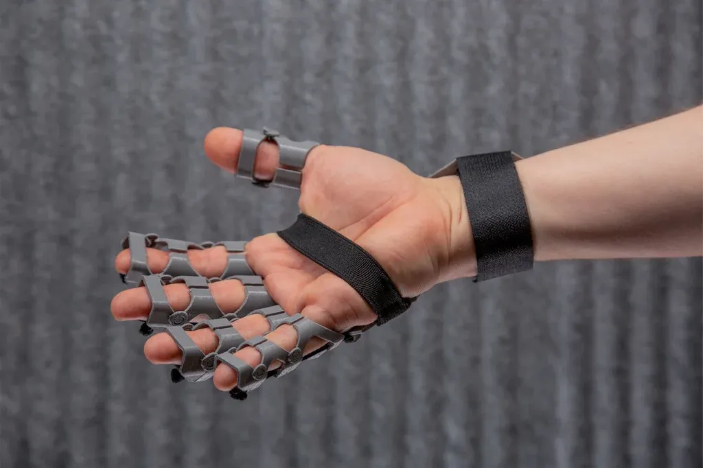 Improving fine motor skills, 3D printed orthosis view 3