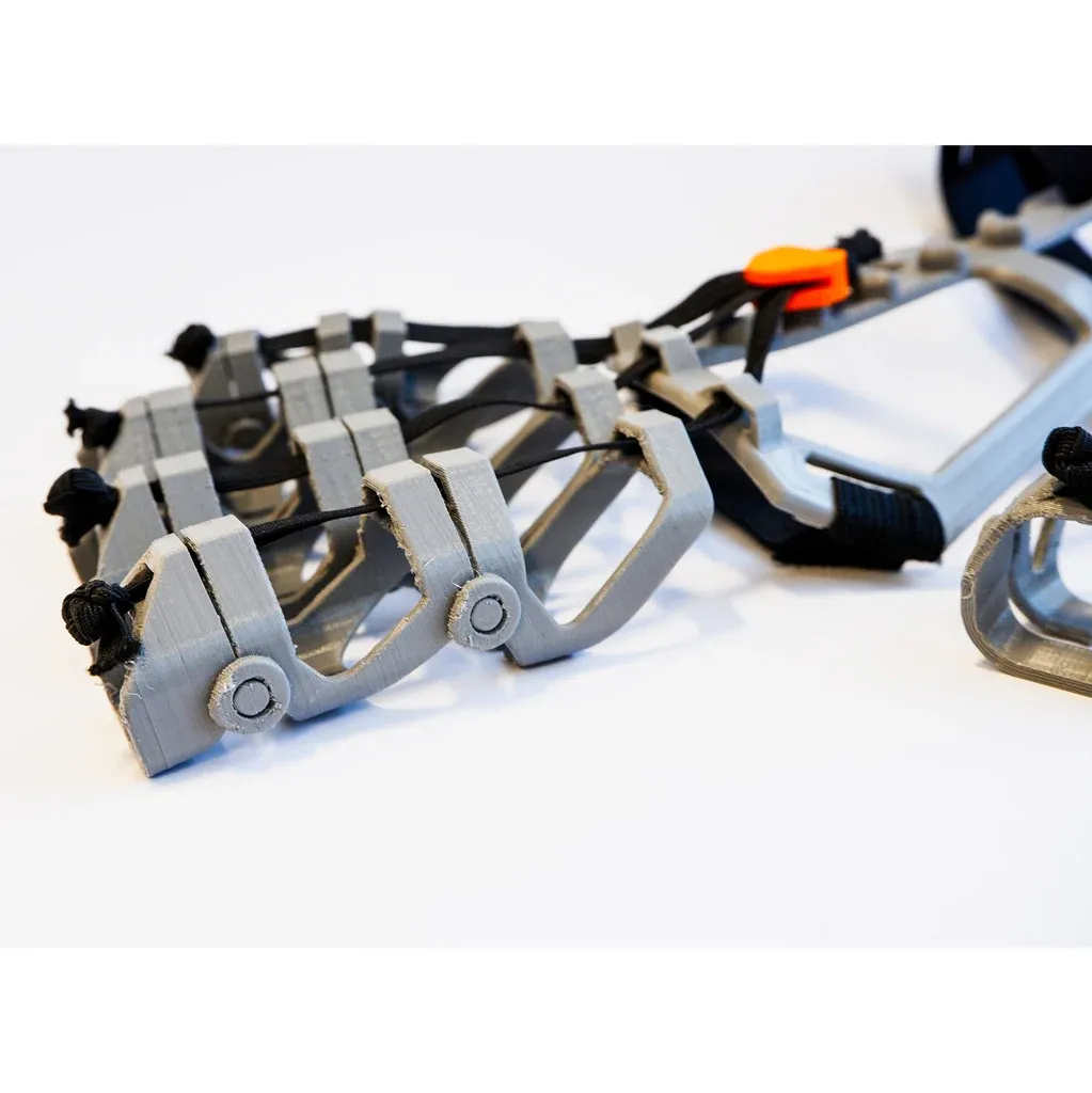 Improving fine motor skills, 3D printed orthosis view 4
