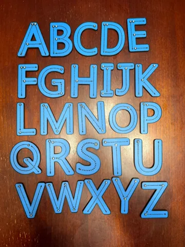 Caja o estuche: Correct Letter Formation Manipulatives - Uppercase — vista de referencia 2