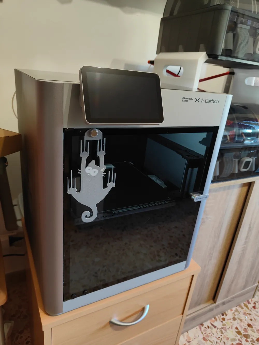 Cat scratching glass by Forest87 MakerWorld