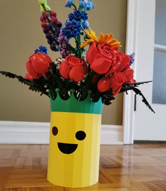 Pineapple vase (Brick flowers not included)