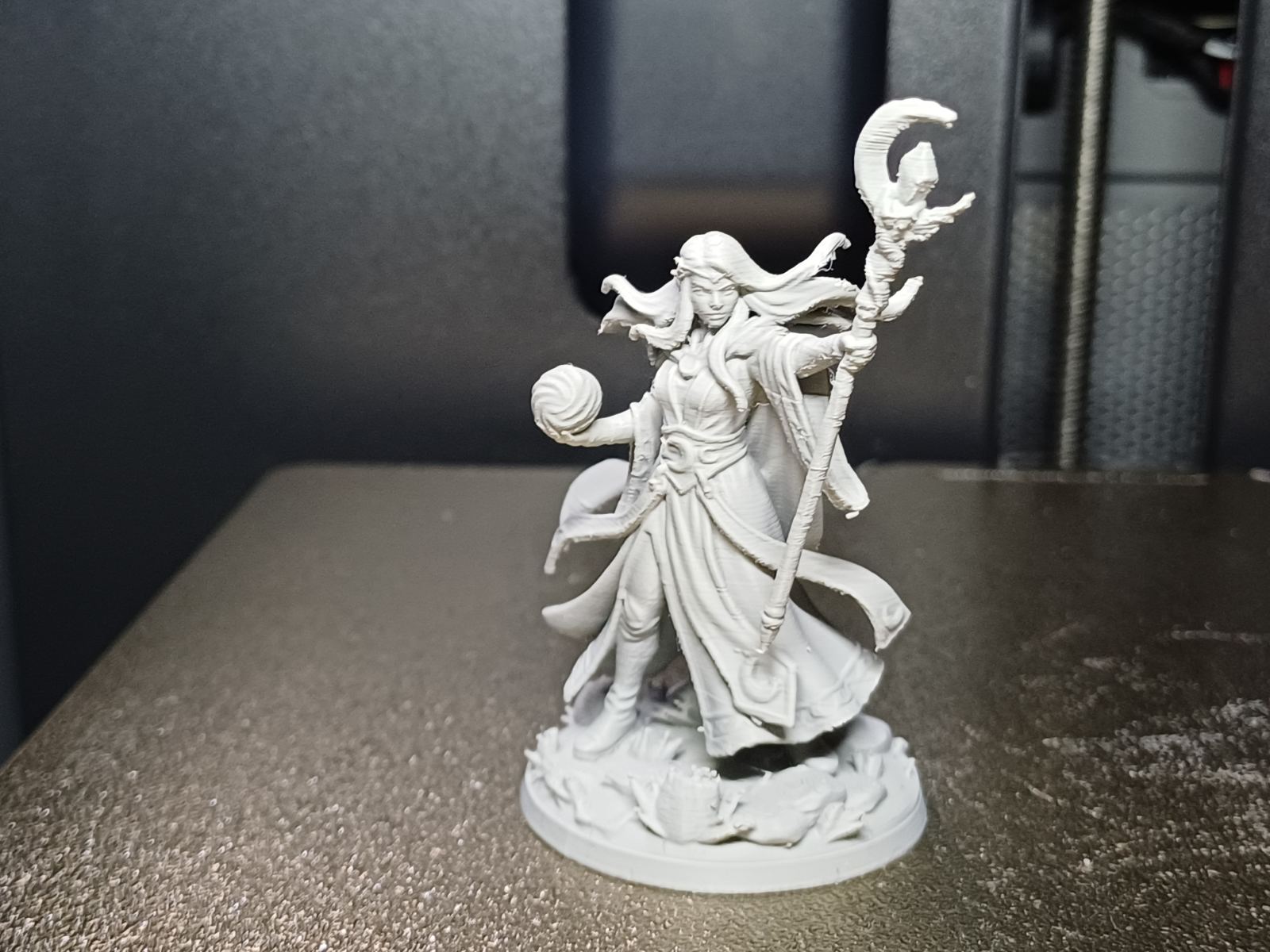 Miniatura 1 do modelo 3D D&D Moon Elf Mage