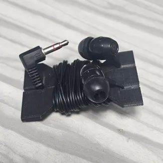 Wired earphones holder with customisable text