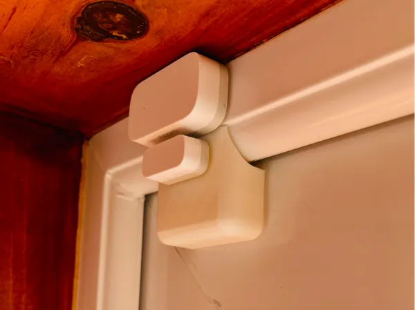 Rehausseur capteur porte Aqara — porte coulissante