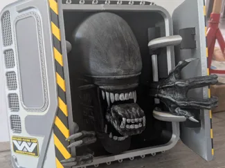 Alien Xenomorph Maintenance Hatch -Display Prop