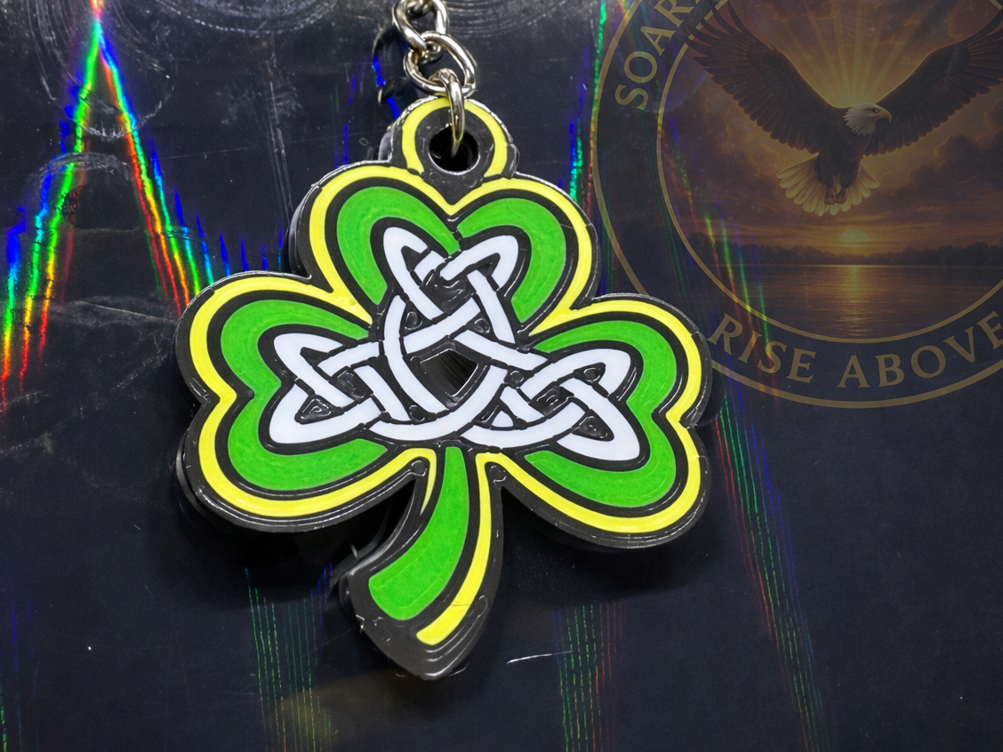 Celtic Shamrock Knot Keychain – Double-Sided