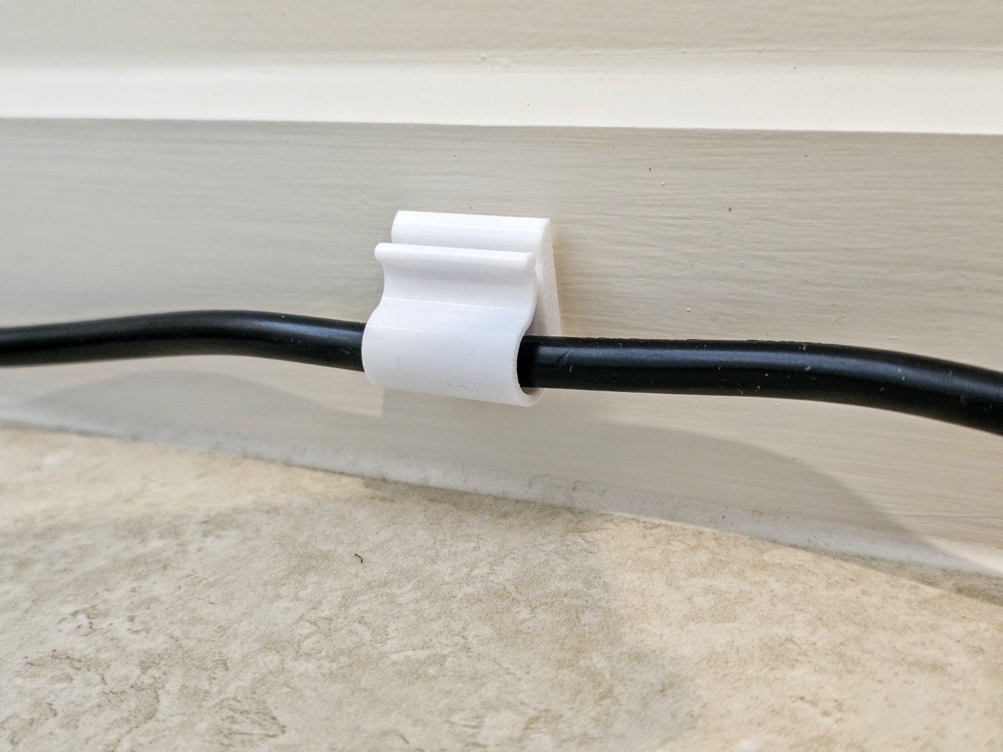 Miniatura 1 do modelo 3D Power Cable Clip
