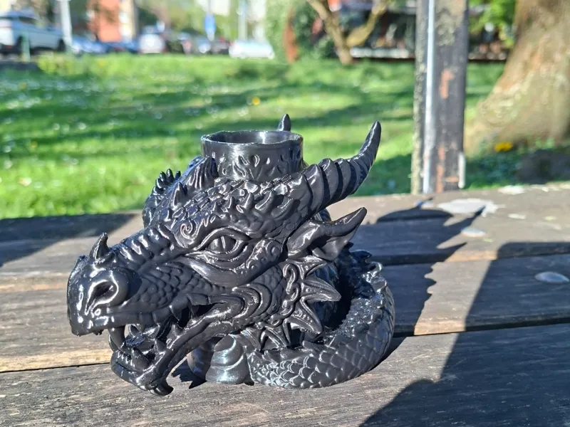 Dragon candle holder